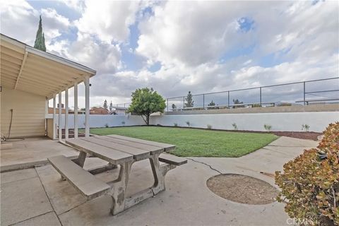 Tiny photo for 15994 Sequoia Avenue, Fontana, CA 92335 (MLS # CV25238810)