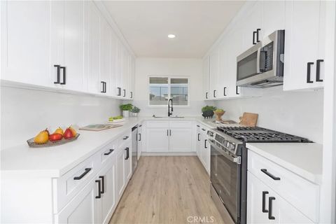 Tiny photo for 15994 Sequoia Avenue, Fontana, CA 92335 (MLS # CV25238810)