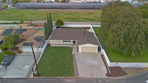 Tiny photo for 15994 Sequoia Avenue, Fontana, CA 92335 (MLS # CV25238810)