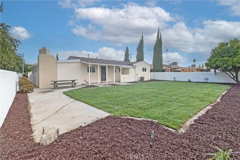 Tiny photo for 15994 Sequoia Avenue, Fontana, CA 92335 (MLS # CV25238810)