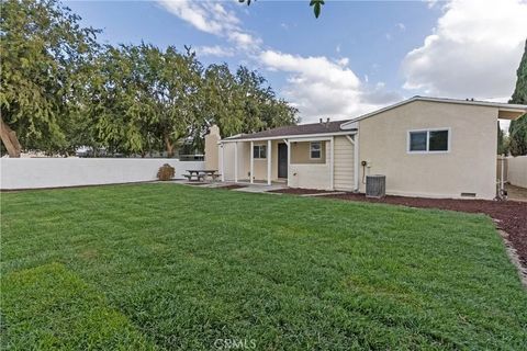 Tiny photo for 15994 Sequoia Avenue, Fontana, CA 92335 (MLS # CV25238810)