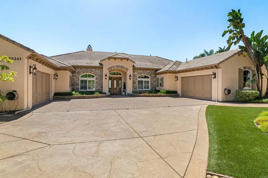 Photo of 30243 Au Bon Climat Ct, Bonsall, CA 92003 (MLS # NDP2602836)