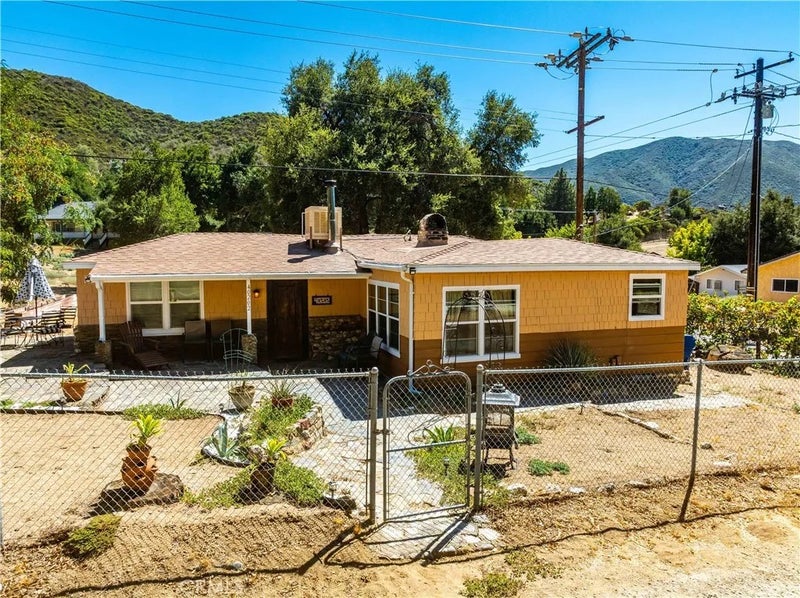 40202 Calle El Clavelito