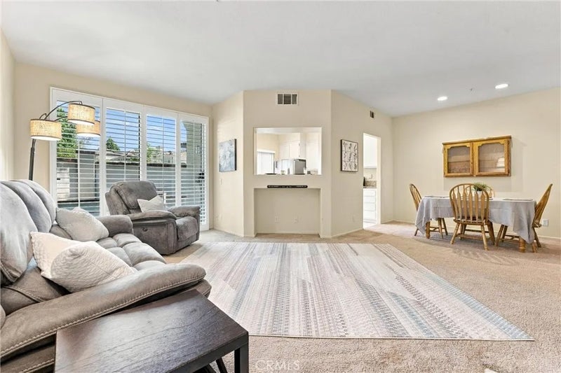 12591 Doral