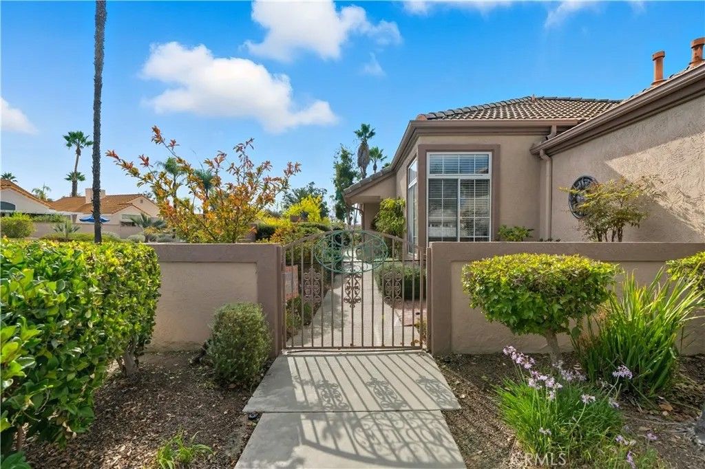 Photo of 24165 Corte Valente, Murrieta, CA 92562 (MLS # SW25236309)