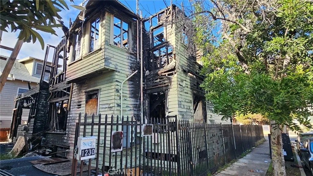 Photo of 1230 S Bonnie Brae, Los Angeles, CA 90006 (MLS # OC26065761)