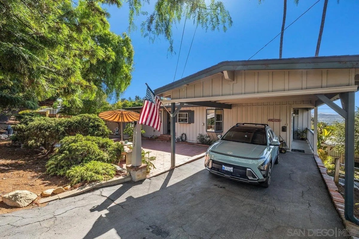 11355 Eucalyptus Hills