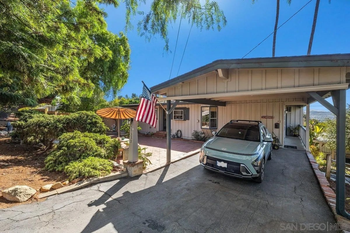 11355 Eucalyptus Hills