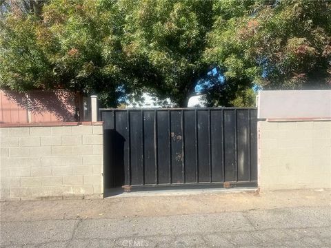 Tiny photo for 44960 11th St, Lancaster, CA 93534 (MLS # SR25247162)