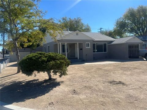 Tiny photo for 44960 11th St, Lancaster, CA 93534 (MLS # SR25247162)