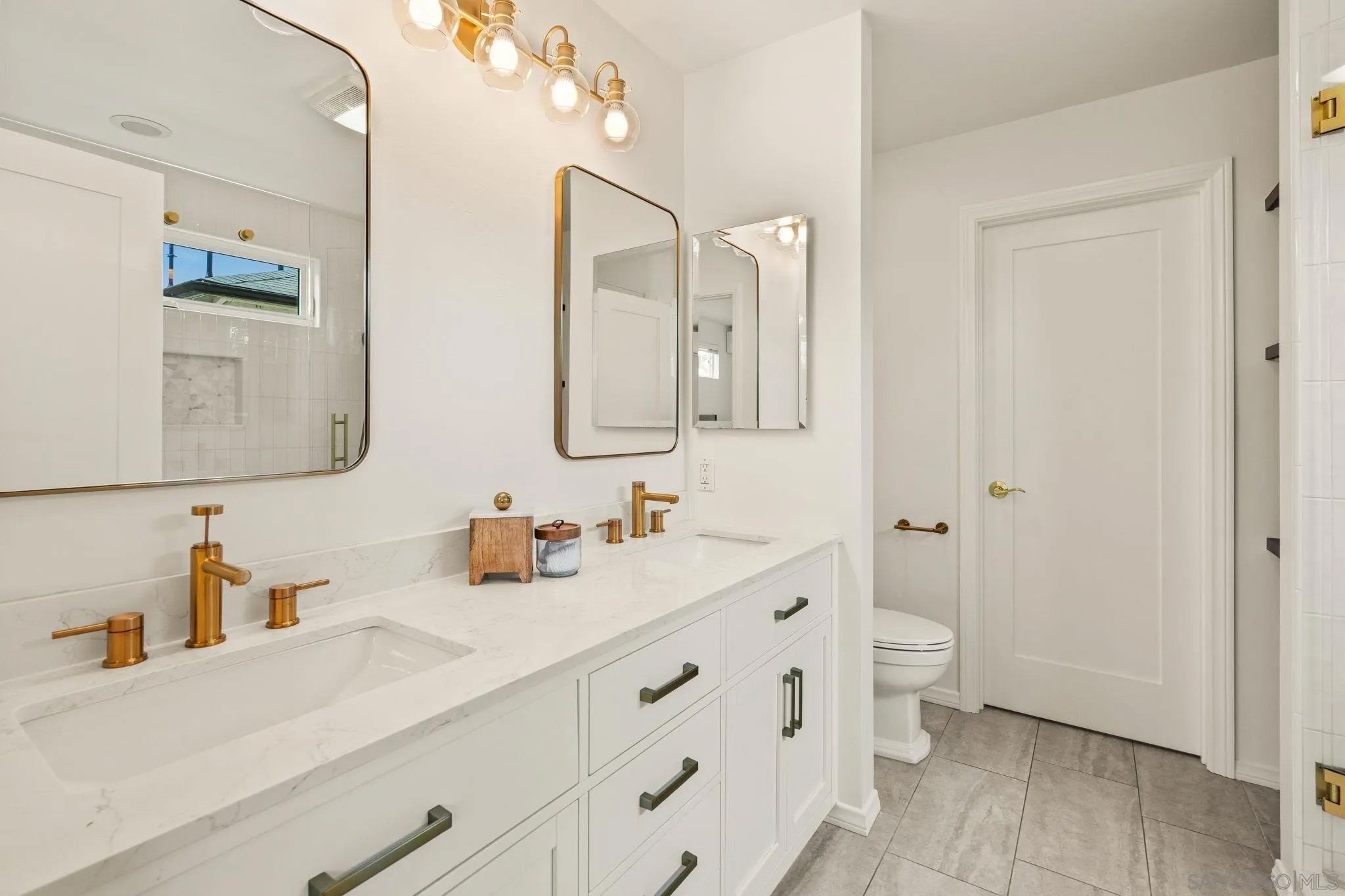 4740 Altadena
