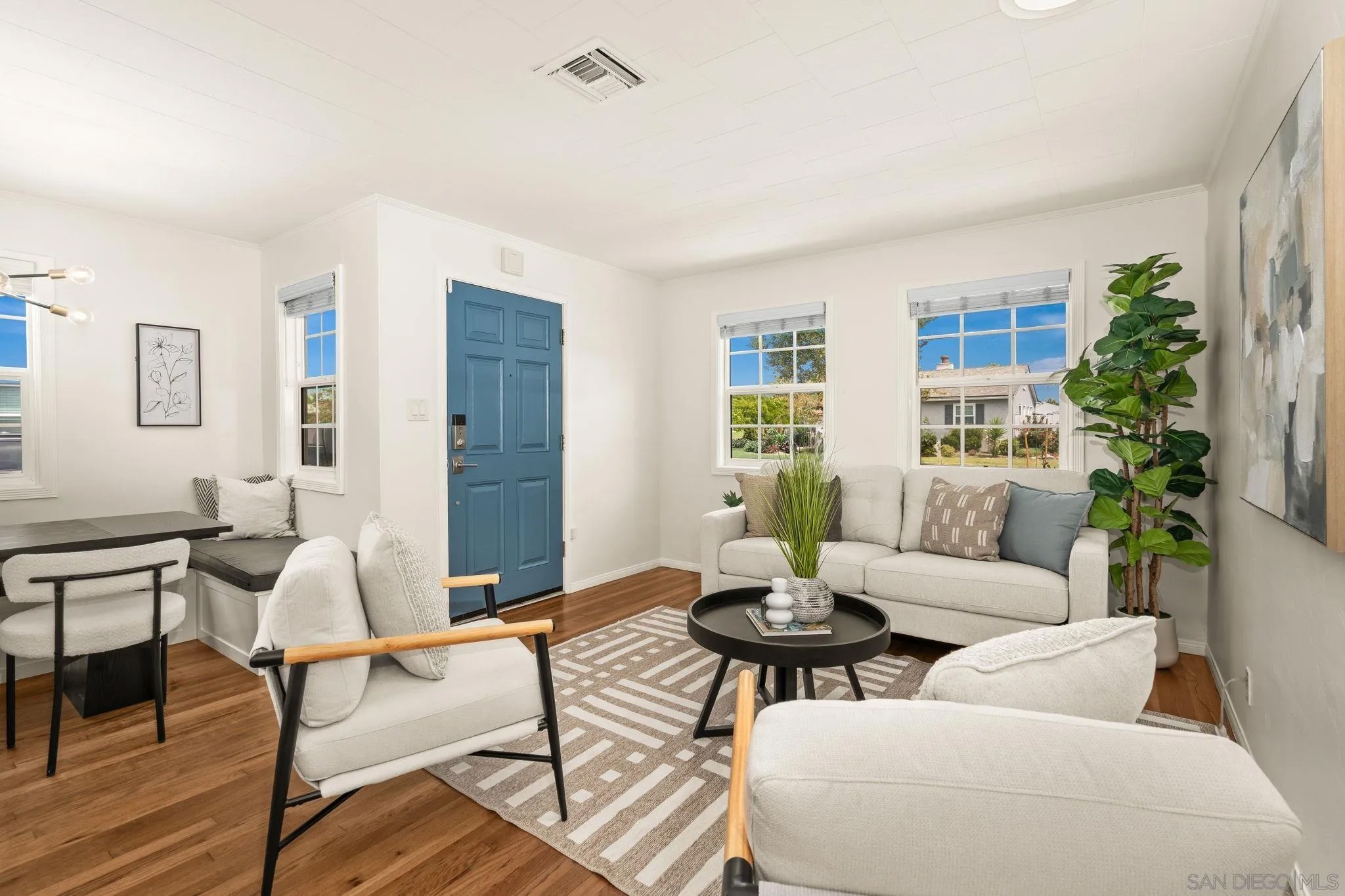 4740 Altadena