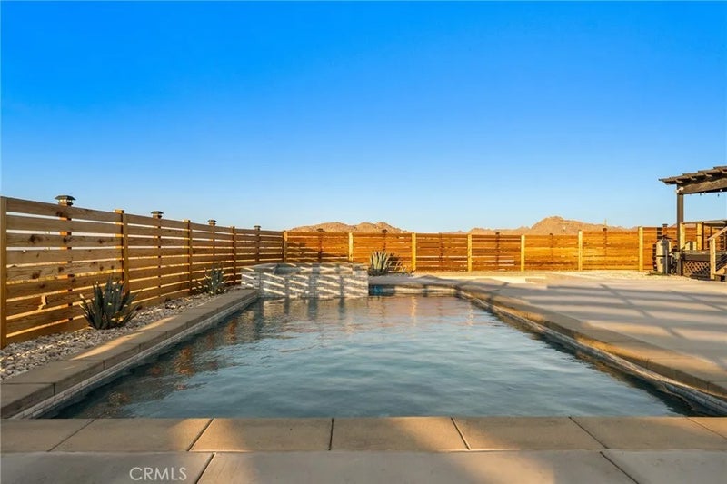 61394 Latham Trail