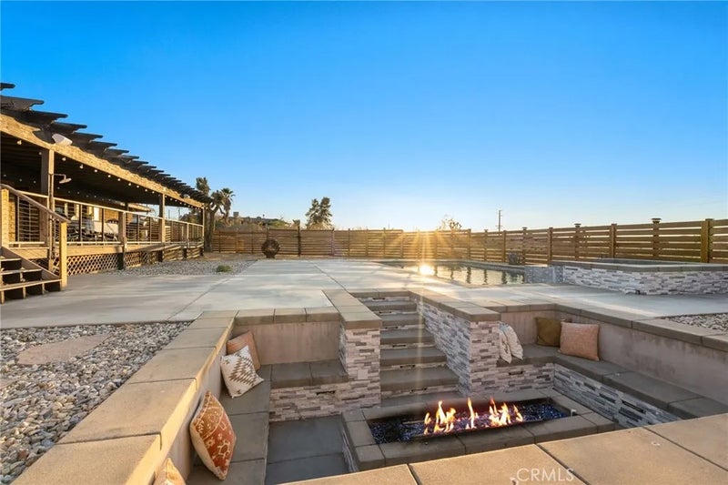 61394 Latham Trail