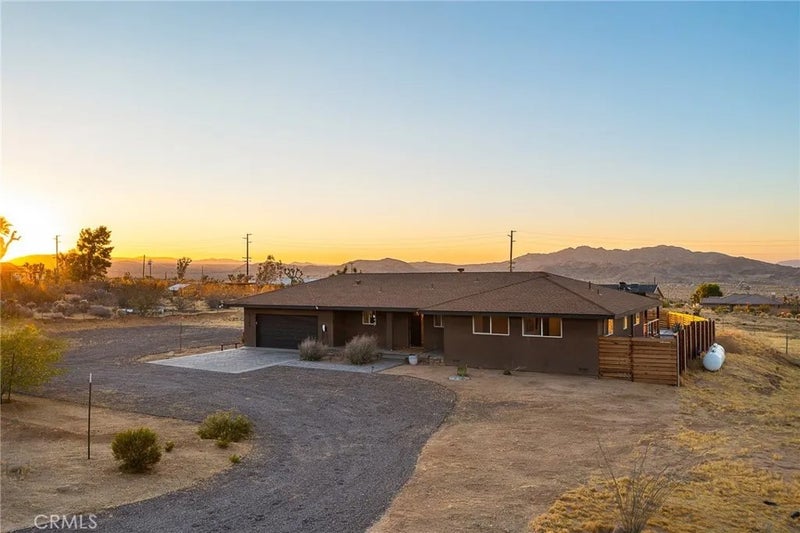 61394 Latham Trail
