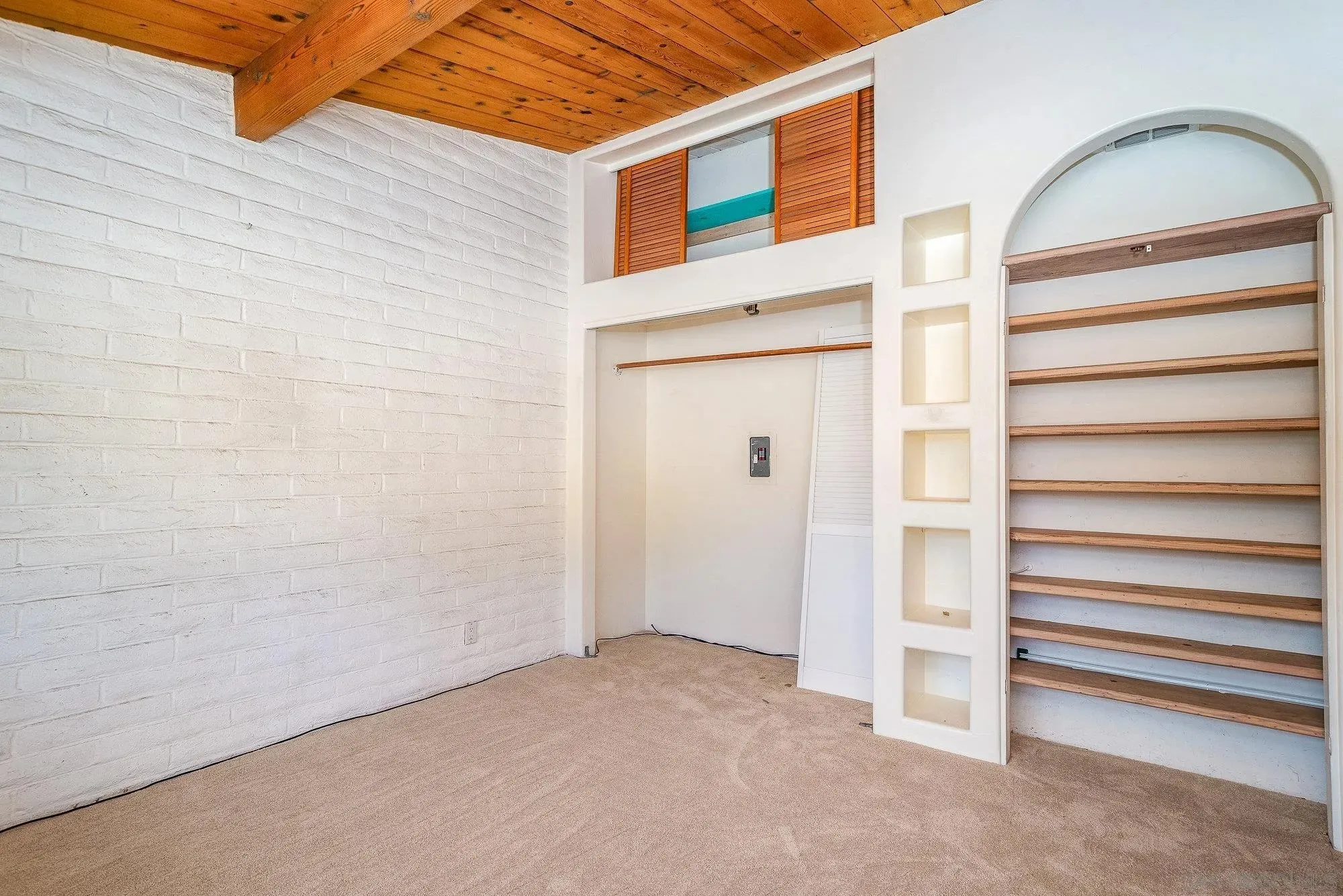 La Mesa, California 91942, United States, 1 Bedroom Bedrooms, ,1 BathroomBathrooms,Residential,Active,230007