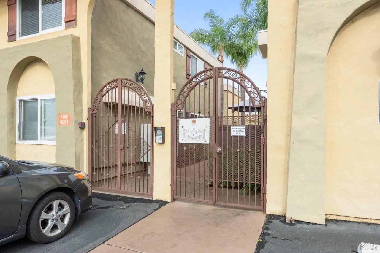 6750 Beadnell Way 30