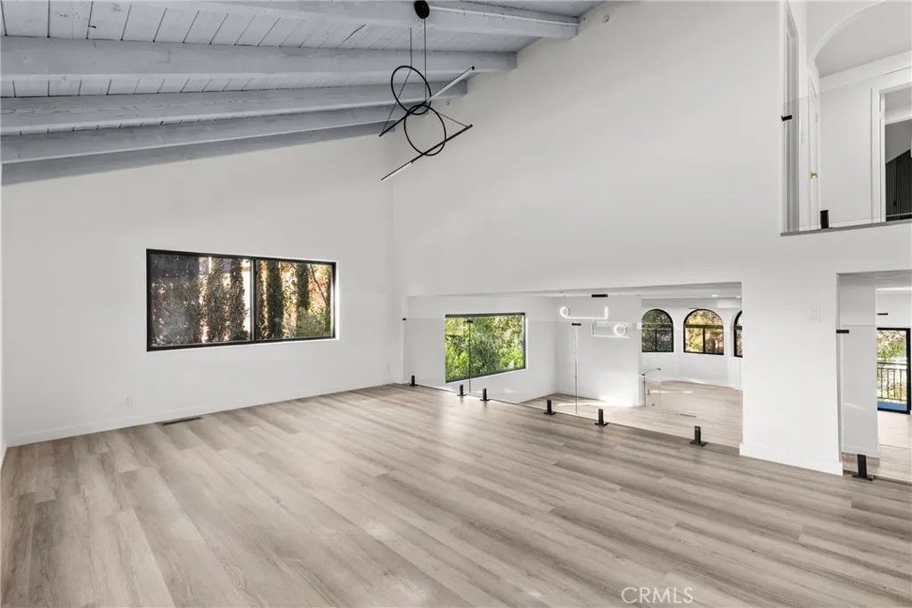 Photo of 106 Buckskin Rd, Bell Canyon, CA 91307 (MLS # SR26001489)