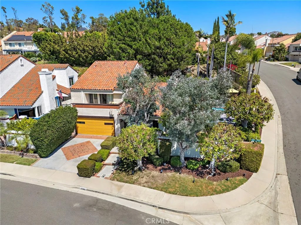 25962 Ernestine Court