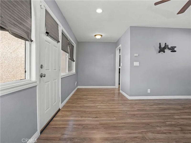 839 W 30th