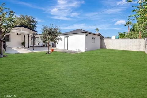 Tiny photo for 823 N Towner St, Santa Ana, CA 92703 (MLS # NP25251744)