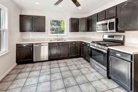 Tiny photo for 823 N Towner St, Santa Ana, CA 92703 (MLS # NP25251744)