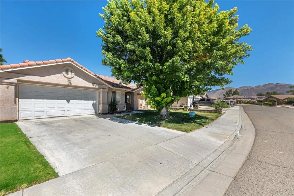 Photo of 1814 Rosemont CIR, San Jacinto, CA 92583 (MLS # SW26146689)