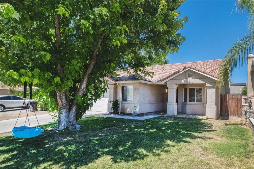 Photo of 1814 Rosemont CIR, San Jacinto, CA 92583 (MLS # SW26146689)