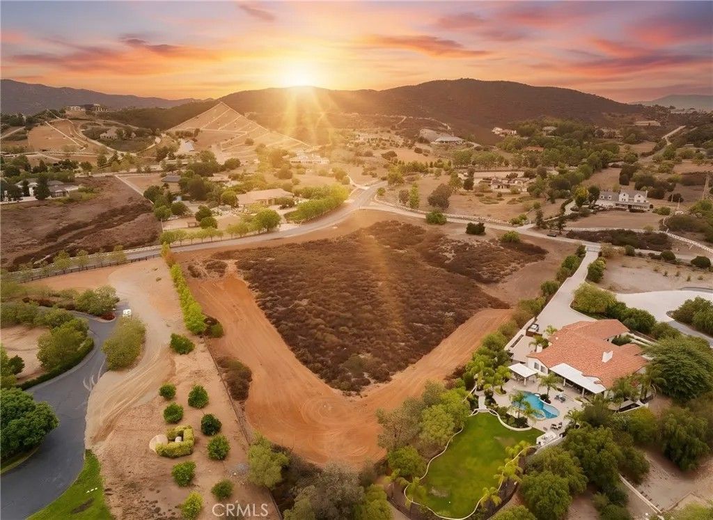 Photo of 20405 Kyle Ct, Murrieta, CA 92562 (MLS # SW25218238)