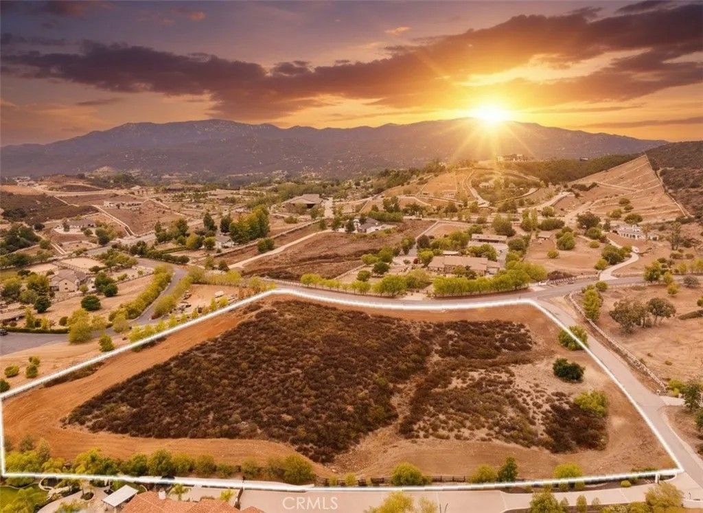Photo of 20405 Kyle Ct, Murrieta, CA 92562 (MLS # SW25218238)