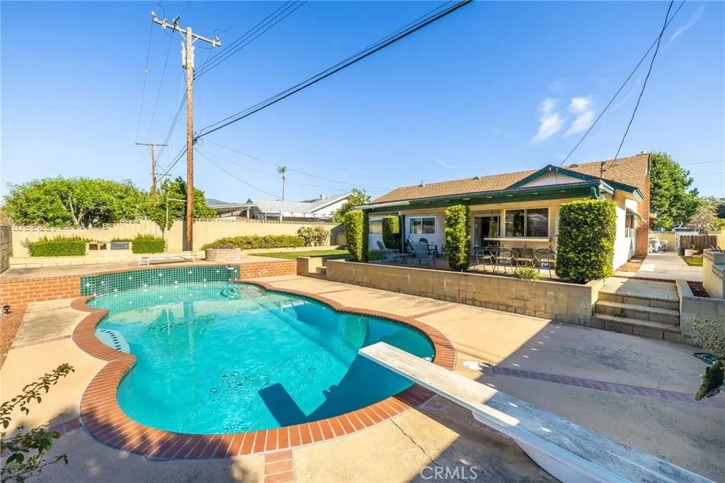 Photo of 2025 Pattiglen Ave, La Verne, CA 91750 (MLS # CV26014642)