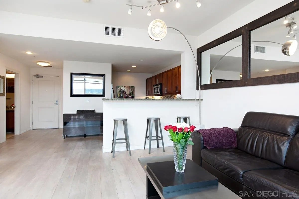 206 Park Blvd 707