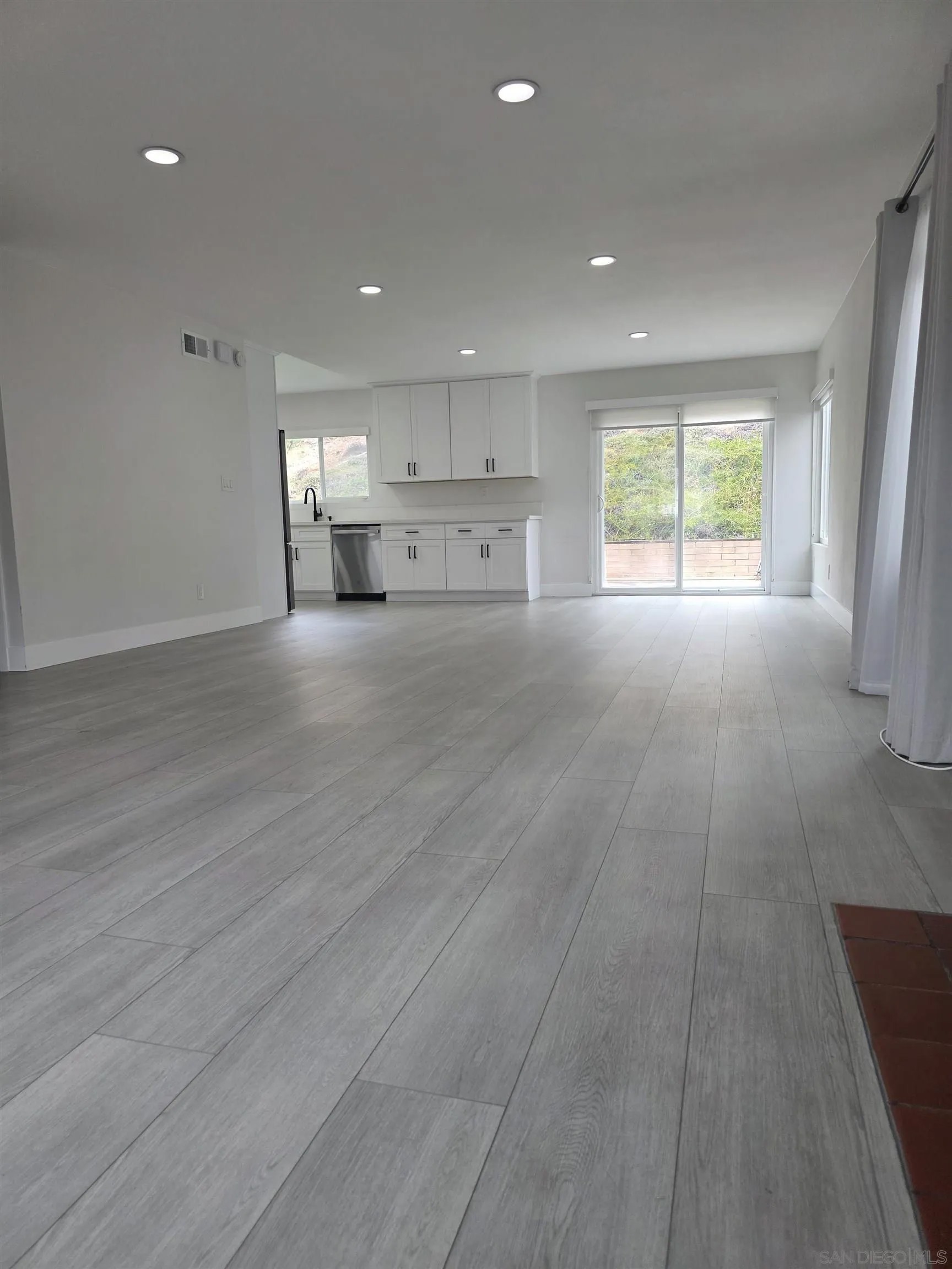 8430 Hydra Lane