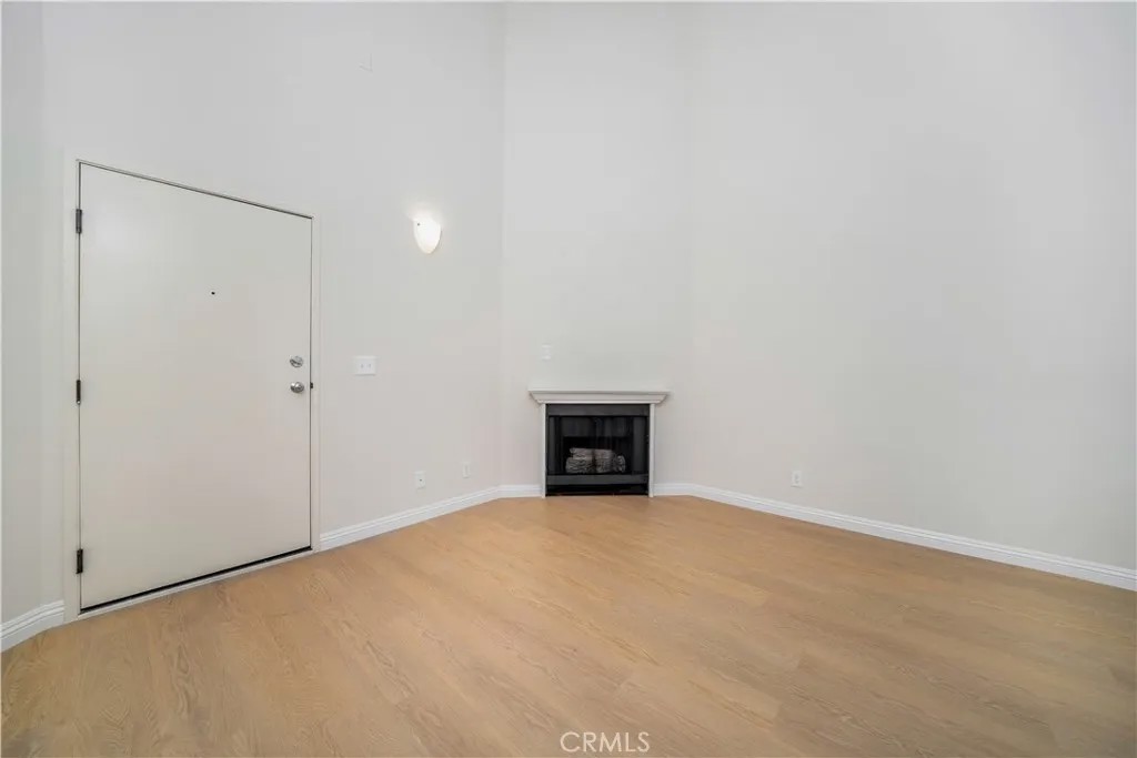 4651 Cahuenga Boulevard