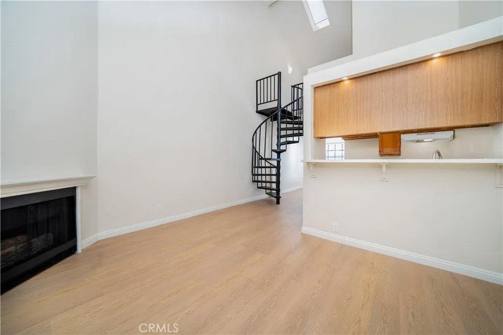 4651 Cahuenga Boulevard