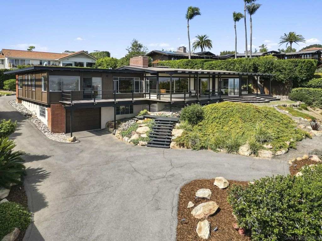 Photo of 666 San Gorgonio St, San Diego, CA 92106 (MLS # 250041663)