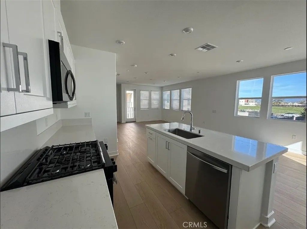 Photo of 27425 Catalogue Way, Valencia, CA 91381 (MLS # AR26057091)