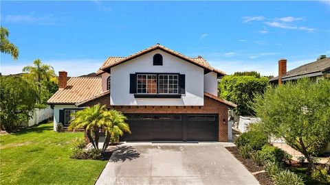 Photo of 3 Mantenida, Coto De Caza, CA 92679 (MLS # PW25214629)