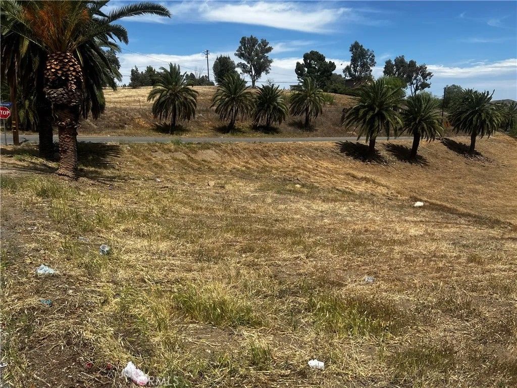 Photo of 0 Gunnerson, Lake Elsinore, CA 92530 (MLS # SW25106361)