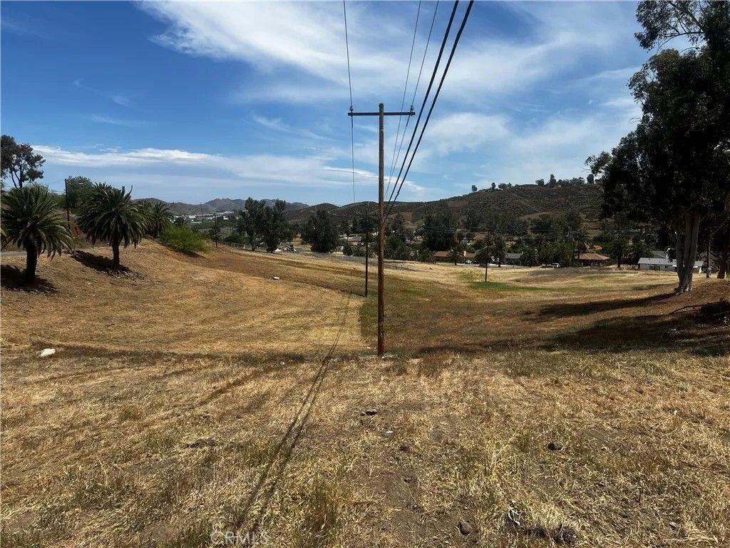 Photo of 0 Gunnerson, Lake Elsinore, CA 92530 (MLS # SW25106361)