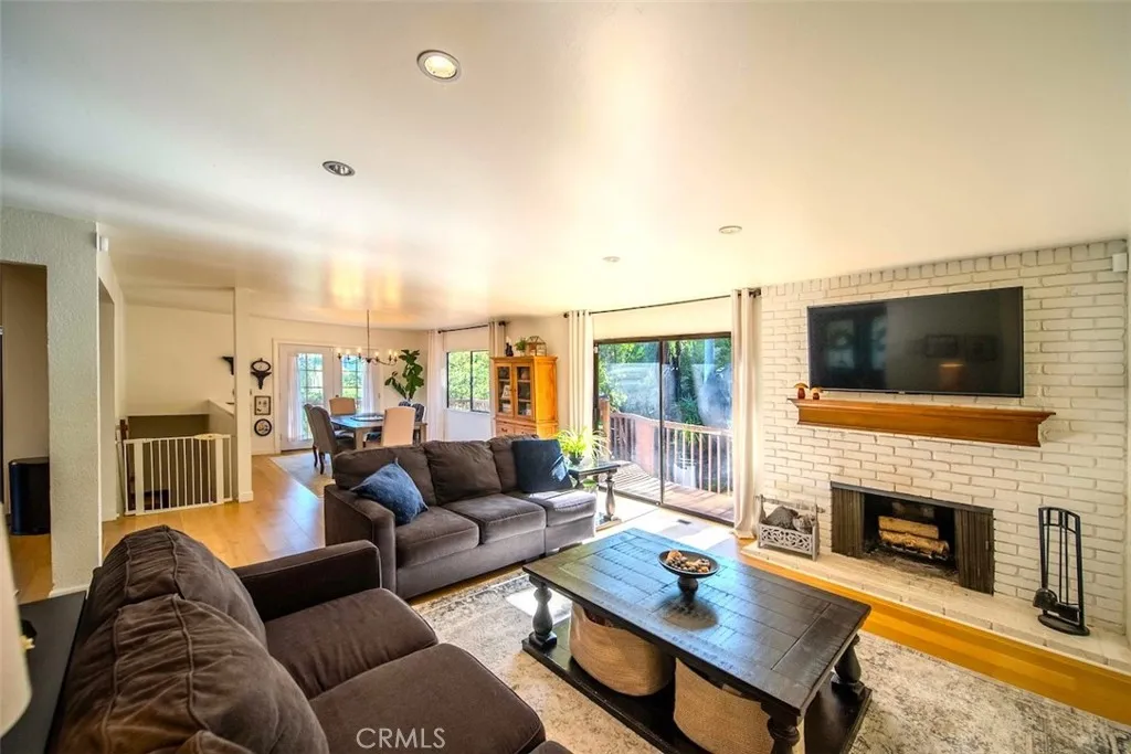 28322 Meadow Glen Way West