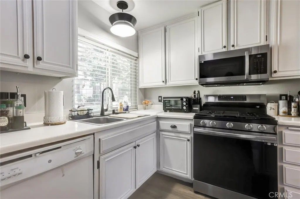 Photo of 4687 Knickerbocker Ln, Riverside, CA 92501 (MLS # PW25245641)