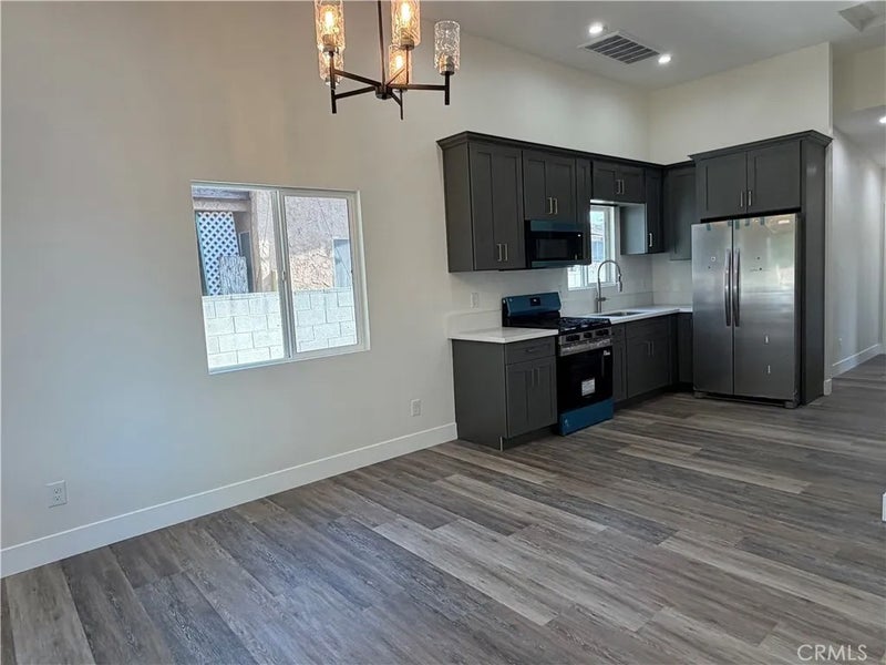 1028 S Gage