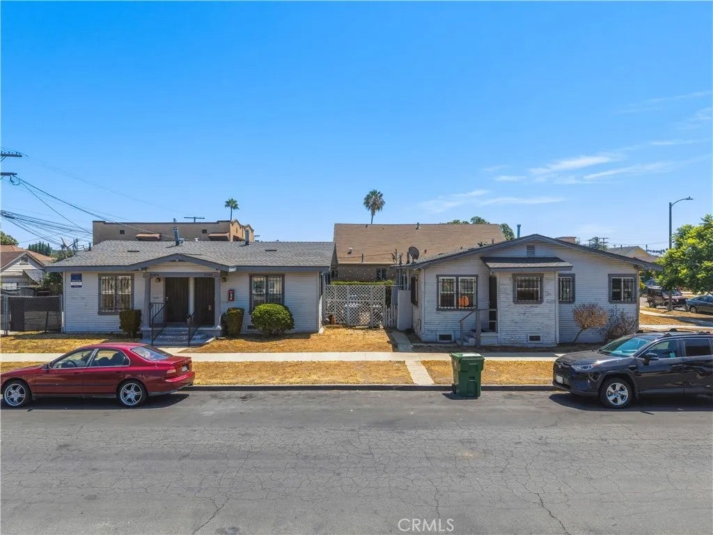 1457 W 52nd