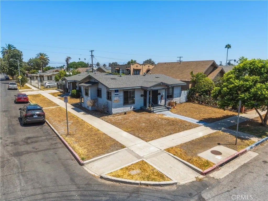 1457 W 52nd