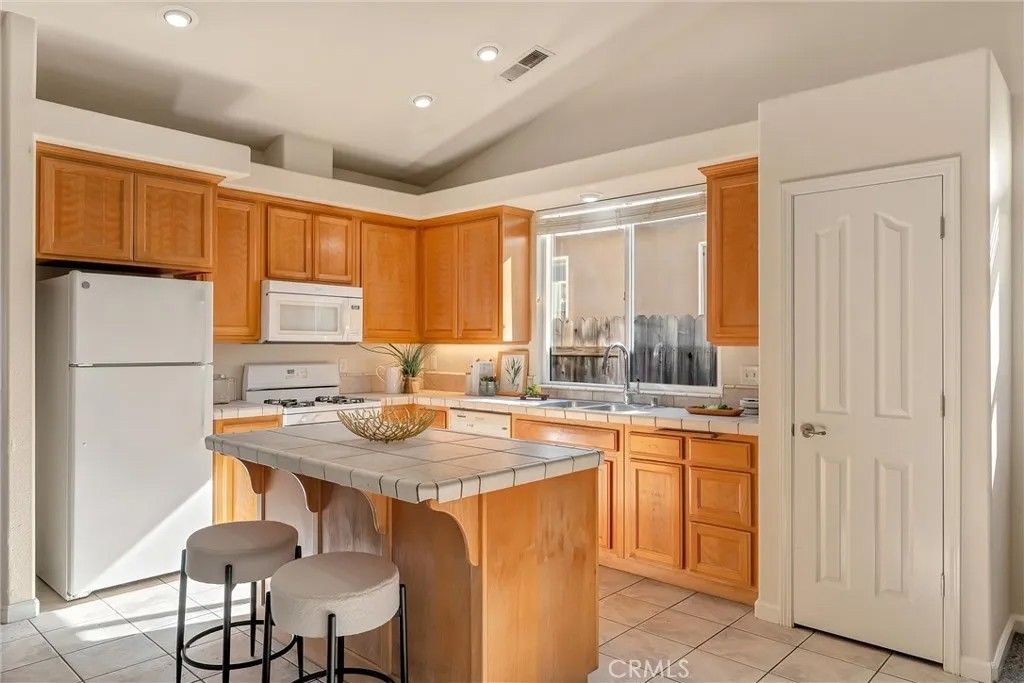 Photo of 1025 Raven Lane, Chico, CA 95926 (MLS # SN26030974)