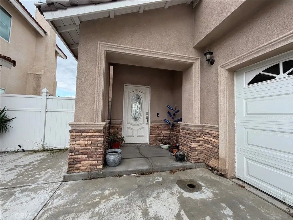 Photo of 10128 Camino De Rosa, Riverside, CA 92503 (MLS # IG26072560)
