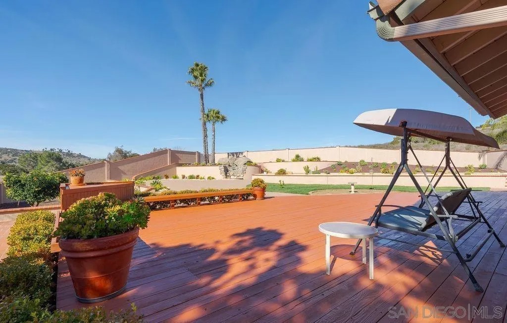 672 Chateau Place