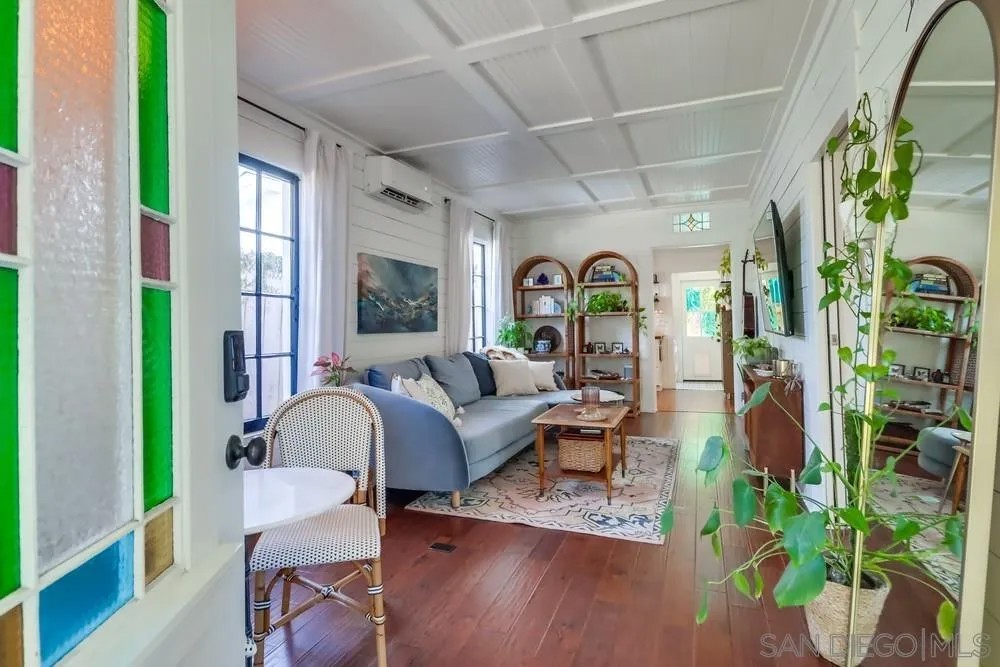 4481 Bancroft