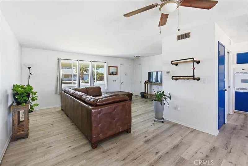 28484 E Worcester